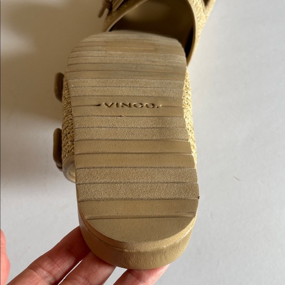 Vince GRIFFITH SLIDE SANDAL IN NATURAL main image 10